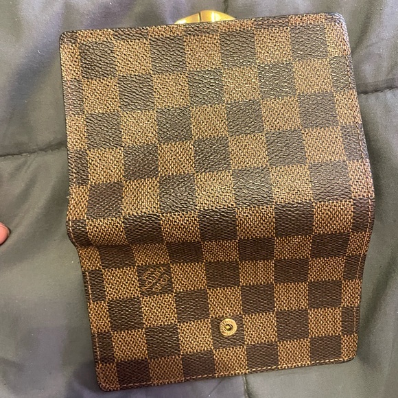 Brown wallet - Picture 8 of 8